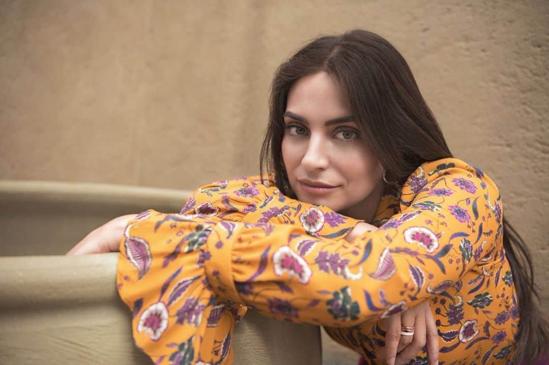 Ana Brenda Contrerasのインスタグラム：「Una temporada más de pertenecer a la familia @grupojulio y ha sido una de las sorpresas más bonitas. Aprender a amar y celebrar a la mujer mexicana de tallas reales que hay en mi 🙏🏼 gracias  @grupojulio Fotógrafo @khristio  Stylist @mariangelesra Makeup @chentechapitas Pelo @carlosarriolahair ❤️ @ire_hamui  @3managementmx @trianacasados @bbtalome」