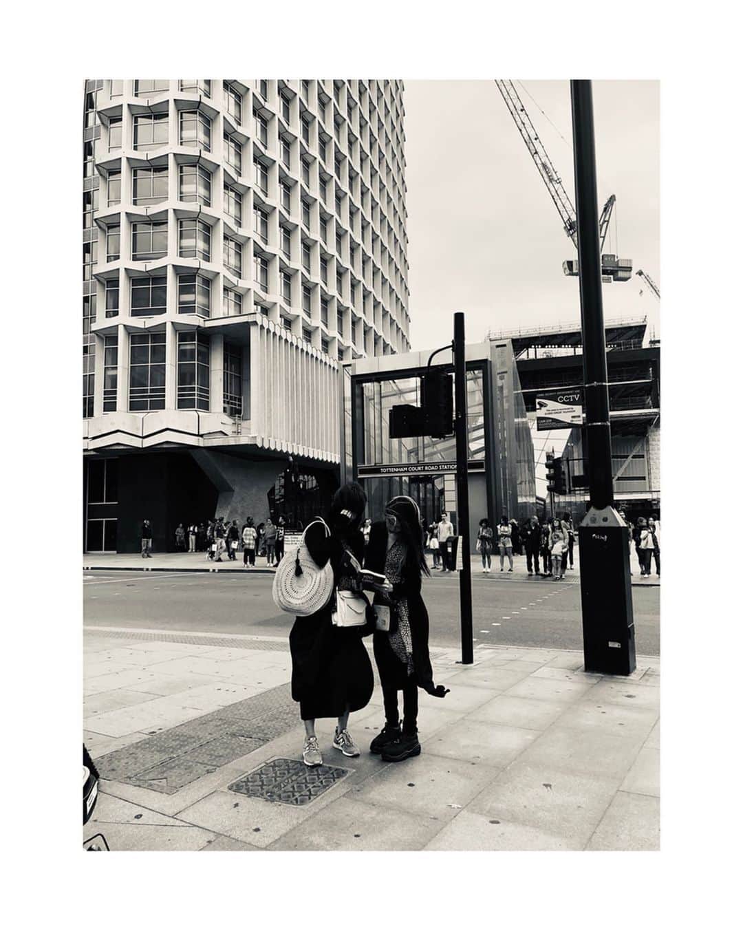 HARUHIさんのインスタグラム写真 - (HARUHIInstagram)「London’s Finest  #portabelloroad #tatemodern #borrowingfromthegrowlingson」8月14日 4時49分 - haruhi_