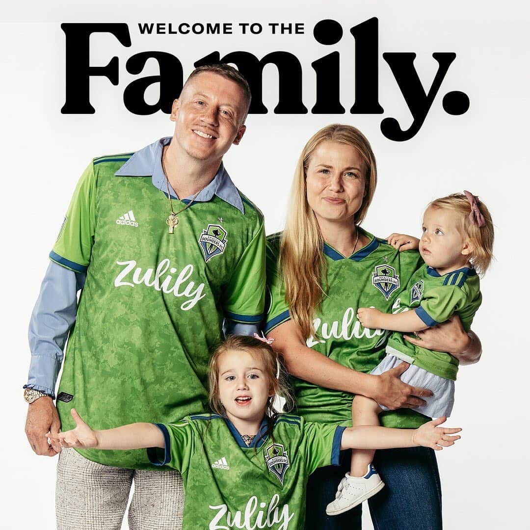 マックルモアーのインスタグラム：「From a sports fan to a club owner!? So honored to join @soundersfc ownership group.  Thank you to everyone behind the scenes that made it happen.  The Seattle legacy continues...MORE CHAMPIONSHIPS TO COME 🏆」