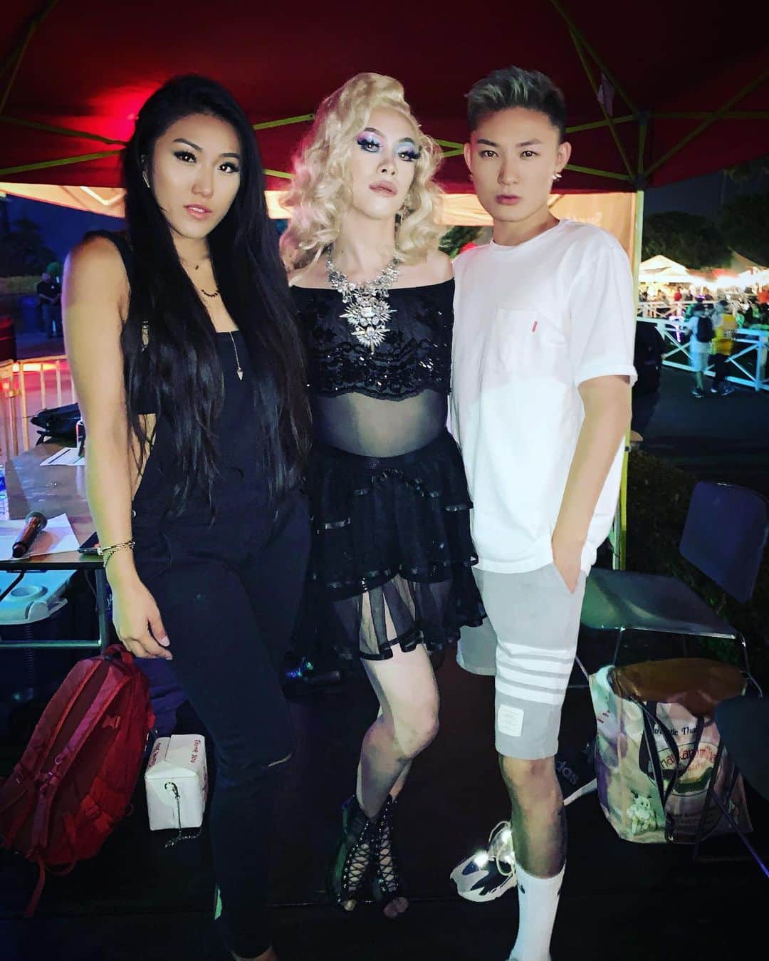 オリビア・タイのインスタグラム：「👑 👑 👑 me, @missshumai, and @kelziesun you know, casually standing around at the @626nightmarket」
