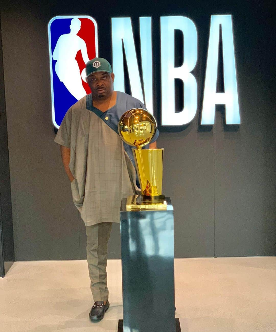 Don Jazzyさんのインスタグラム写真 - (Don JazzyInstagram)「Trophy in sight 🏆. Game time.」8月14日 5時56分 - donjazzy