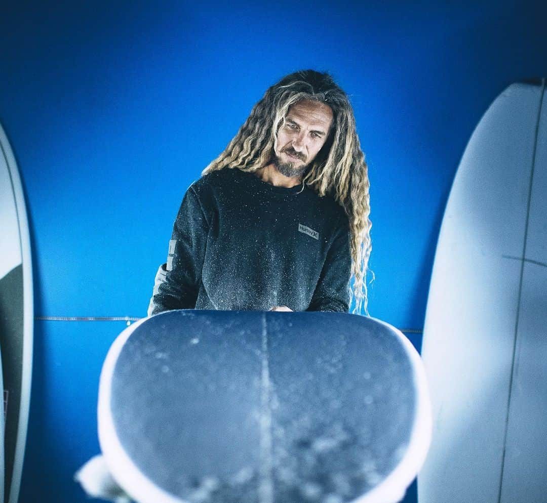 hurleyさんのインスタグラム写真 - (hurleyInstagram)「A new collection with @rob_machado. Inspired by his love for Japan and the art of the bonsai tree. ⠀⠀⠀ Tap to shop, then explore the entire collection through the link in our bio.⚡️」8月14日 6時10分 - hurley