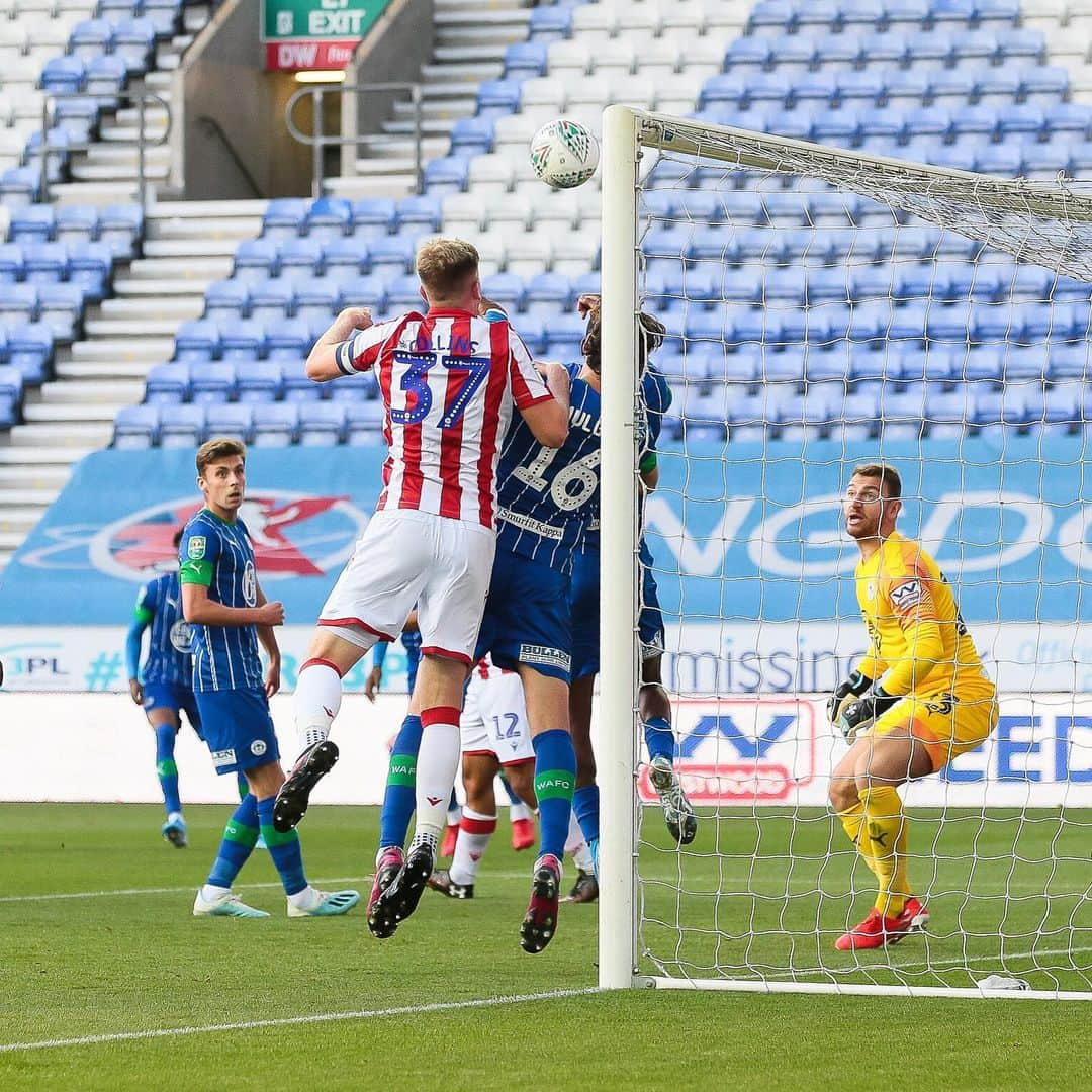 ストーク・シティFCさんのインスタグラム写真 - (ストーク・シティFCInstagram)「Stoke City progress to the second round of the @carabao_cup after a 1-0 victory against @laticsofficial with @leedsunited to follow for the Potters. #SCFC 🔴⚪️」8月14日 6時11分 - stokecity