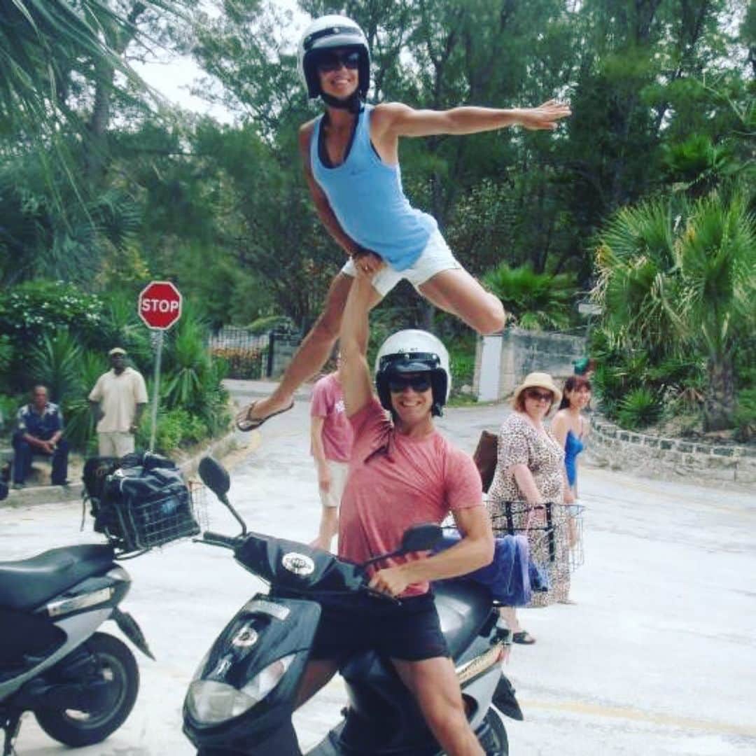 エリック・ラドフォードさんのインスタグラム写真 - (エリック・ラドフォードInstagram)「Ready for a quick spin around Bermuda.  #flashback #memories #duhamelradford #figureskaters #newcirqueact」8月14日 6時23分 - ericradford85