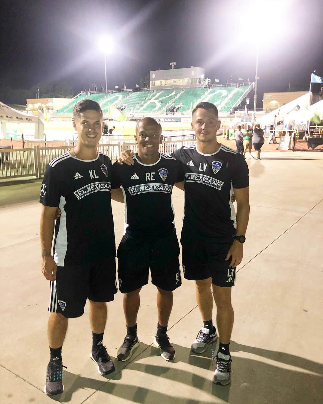 ロバート・アーンショウさんのインスタグラム写真 - (ロバート・アーンショウInstagram)「OKC Energy 1-2 Fresno FC 3rd in @uslchampionship  #coaching」8月14日 6時32分 - robertearnshaw