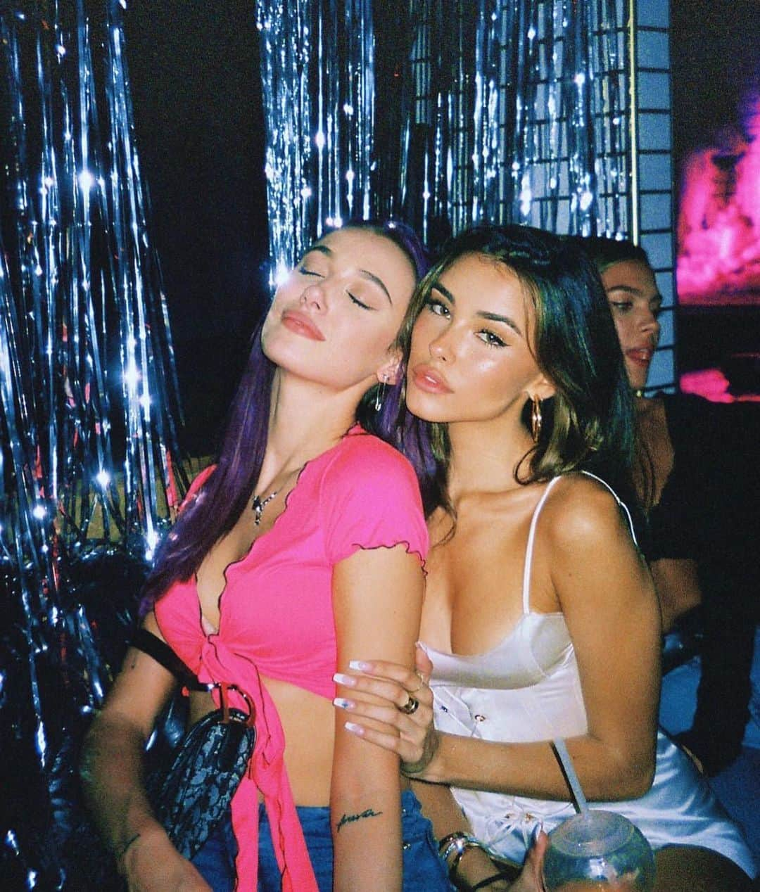 マディソン・ビアーさんのインスタグラム写真 - (マディソン・ビアーInstagram)「silent disco i assume」8月14日 6時26分 - madisonbeer