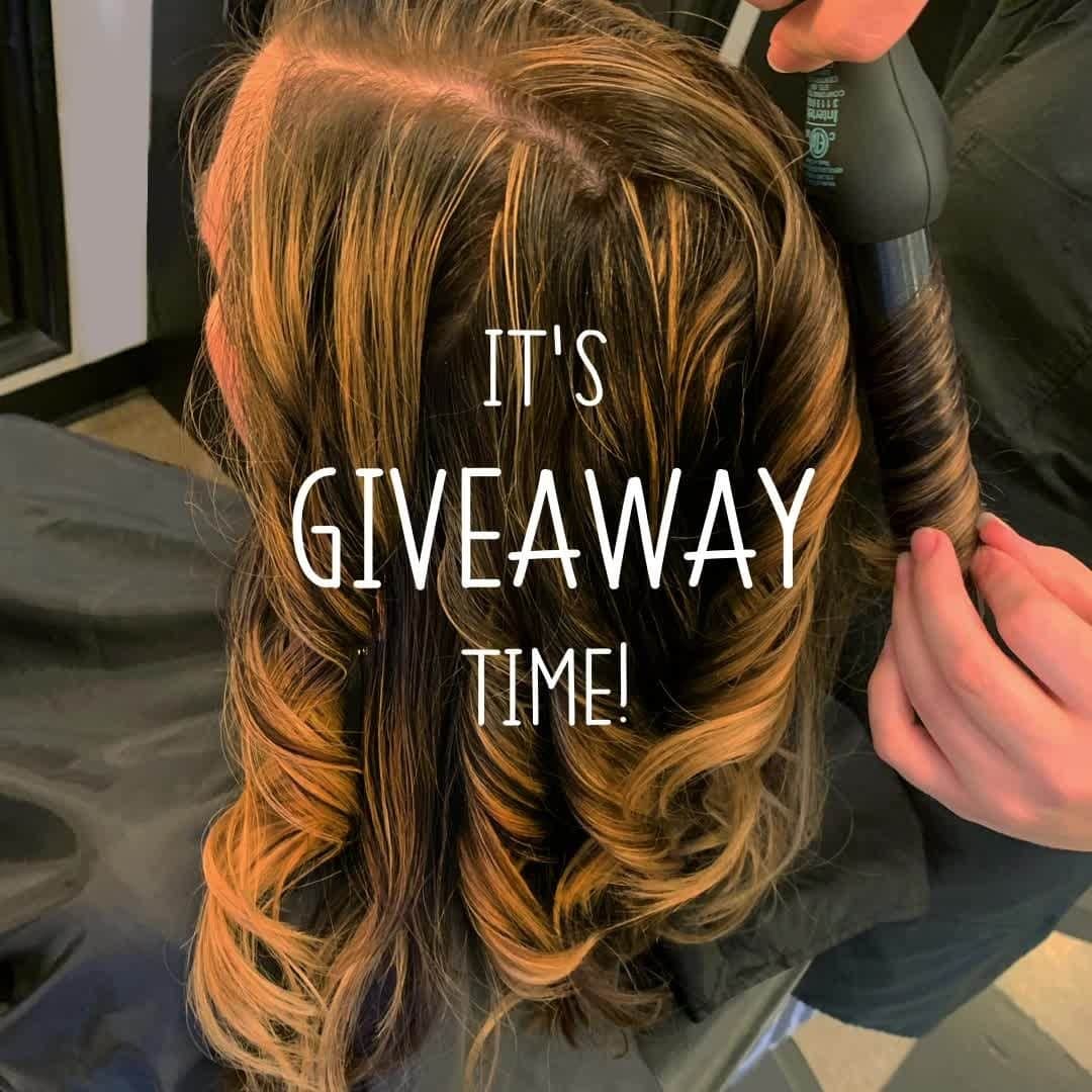 ダンスコのインスタグラム：「Oh happy day it’s time for a giveaway! How to Enter: 1) Follow @dansko 2) Tag a friend you think would enjoy our Embrace Your Journey video. Giveaway Rules: Giveaway runs 08/13/19 at 6:00 PM EST - 08/15/19 at 11:59 PM EST. No purchase necessary. One winner will be randomly selected and notified via DM. Winner will win one pair of Dansko® Professional in black patent with a total estimated retail value of $125. Giveaway not associated with Instagram. Full terms and conditions at the link in the bio. . . . #dansko #instalove #clogs #shoes #danskos #justyourfavorites #instagood #danskostyle #comfort #newshoes #giveaway #freeshoes #giveaways」