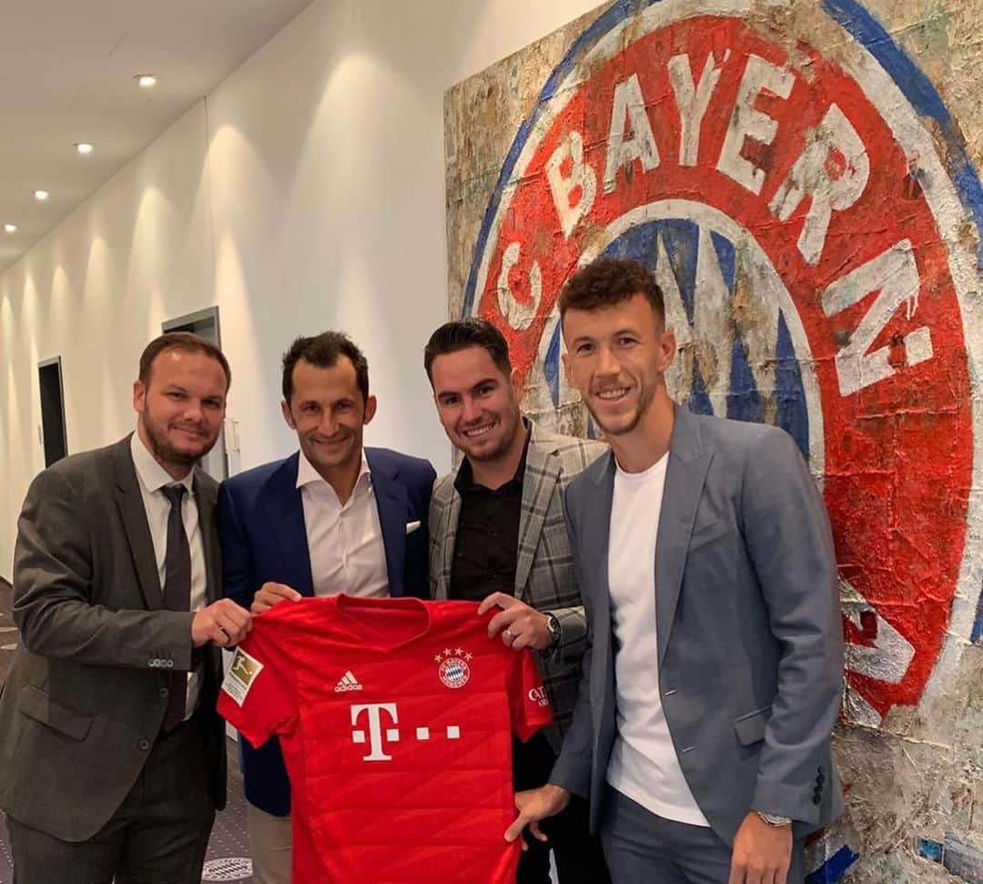 イヴァン・ペリシッチさんのインスタグラム写真 - (イヴァン・ペリシッチInstagram)「FC Bayern München: the name of the club says it all. ⁣ ⁣ Fully aware of the greatness of what I can proudly say is my new club, of its history and faithful supporters, I thank you for your warm welcome. ⁣ ⁣ ⁣ #FCBayernMunich #14」8月14日 7時04分 - ivanperisic444