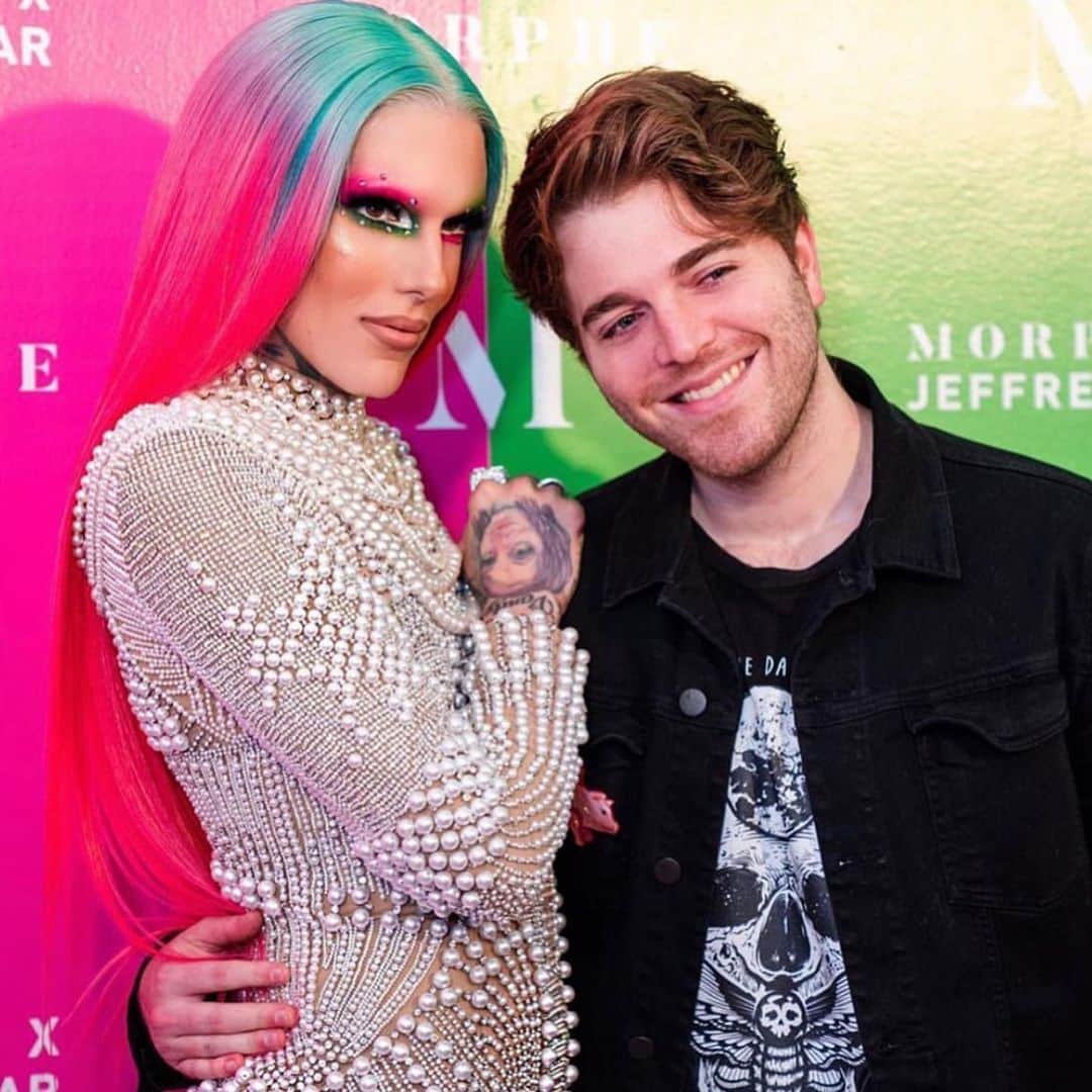 シェーン・ドーソンのインスタグラム：「Jeffree, congratulations on such a huge moment in your career. I know how hard you’ve worked on this project and I know how much this means to you. I know it’s going to be a huge success because of the love you put into it. This year I have followed you with Andrew and have been by your side for the ups and the downs and you have been there for mine. Thank you for helping me feel more confident, more creative, and for pushing me to leave the house more. You are forever family to me and I can’t thank you enough for all the love, time, and support you have given me. Thank you for making me feel “worth it”. :,) love u friend. ❤️ (photo credit - @lipsticknick)」