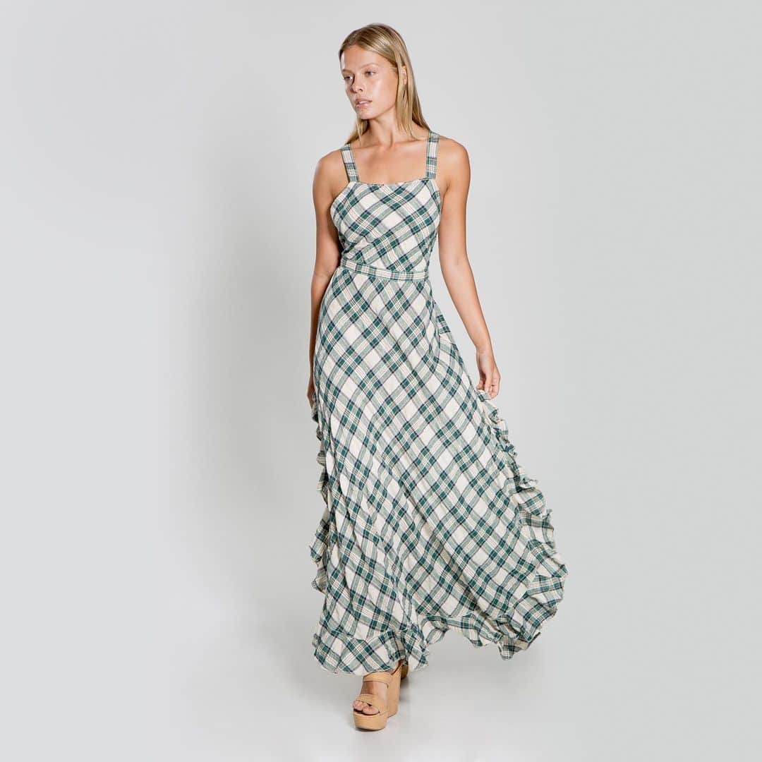 マックススタジオのインスタグラム：「Flounced Hem Plaid Maxi Sun Dress #summerfashion @leonmaxofficial」