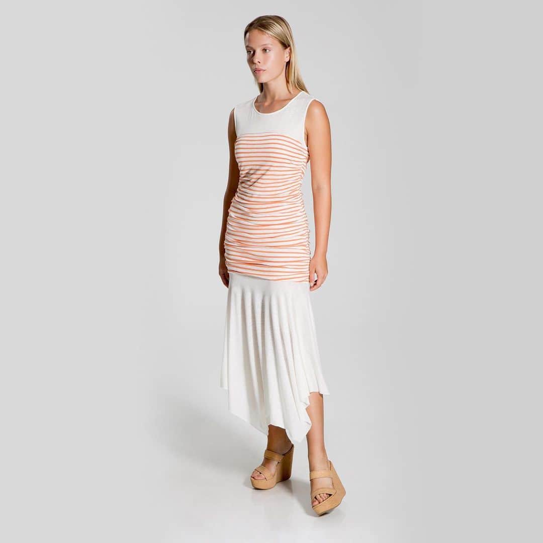 マックススタジオのインスタグラム：「Linen/Rayon Jersey Layered Dress #summerfashion @leonmaxofficial」