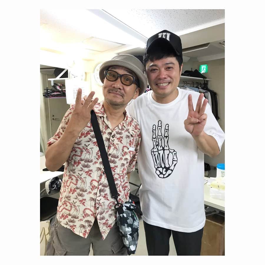 のインスタグラム：「たくさんの関係者の皆様差し入れとお花ありがとうございました。 スタッフのみなさんと美味しくいただきました^_^  #ひとり芝居」