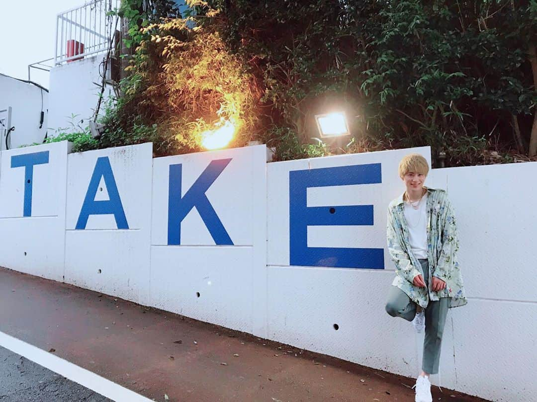 向山毅さんのインスタグラム写真 - (向山毅Instagram)「#SOLIDEMO #向山毅 #自己紹介 My name is #TAKE #笑 #artist #vocalist #singer  #2019年#8月14日 #release #Foreveryoung #新曲 #new #MV #撮影場所 #ロケ地 #大慶園 #Chiba #japan #music #video #beautiful」8月14日 17時51分 - take_solidemo