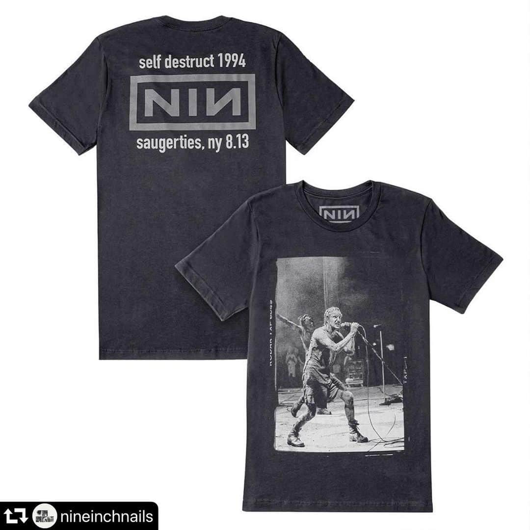 ホステス・エンタテインメントのインスタグラム：「25年前の8月13日はナイン・インチ・ネイルズ @nineinchnails が泥まみれでパフォーマンスしたあの伝説的なライヴWoodstock 94が行われた日🎉 25周年を祝して記念Tシャツの販売も🔥  #ナインインチネイルズ #NIN #repost @nineinchnails ・・・ On this date, 25 years ago, Nine Inch Nails performed at the Woodstock ’94 concert in Saugerties, NY in the midst of the band’s Self Destruct Tour. . “On the way to the stage there was a little accident,” Trent Reznor told MTV after their set. “It turns into a mud wrestling thing that escalated into a full-scale mud riot … I accidentally tripped and pushed Danny [Lohner’s] face into the mud. He retaliated by body-slamming me.” Covered head to toe in filth, the band proceeded to perform a career-defining set for the highest-density crowd of the entire weekend. . To commemorate the anniversary, NIN are offering a limited edition t-shirt featuring one of the now-iconic photos from Joseph Cultice. . Revisit ‘March of the Pigs’ - link to video and t-shirt in bio. . #woodstock」