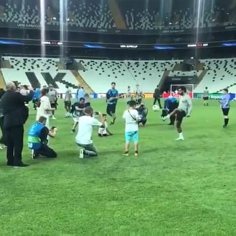 F2Freestylersのインスタグラム：「The beautiful game ❤️」