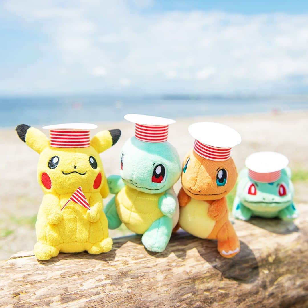 ピカチュウ公式Instagramさんのインスタグラム写真 - (ピカチュウ公式InstagramInstagram)「【今日のピカチュウ】 ゼニガメたちといっしょに海辺を散策チュウ👣👣👣👣 おそろいの帽子で、とっても仲良しだね🤗 #pikachu #bulbasaur #charmander #squirtle #pokemon #pikachu_snap #photooftheday #beach #sea #hat #sunny #summer #ピカチュウ #フシギダネ #ヒトカゲ #ゼニガメ #ポケモン #海 #帽子 #夏」8月14日 18時00分 - pokemon_jpn