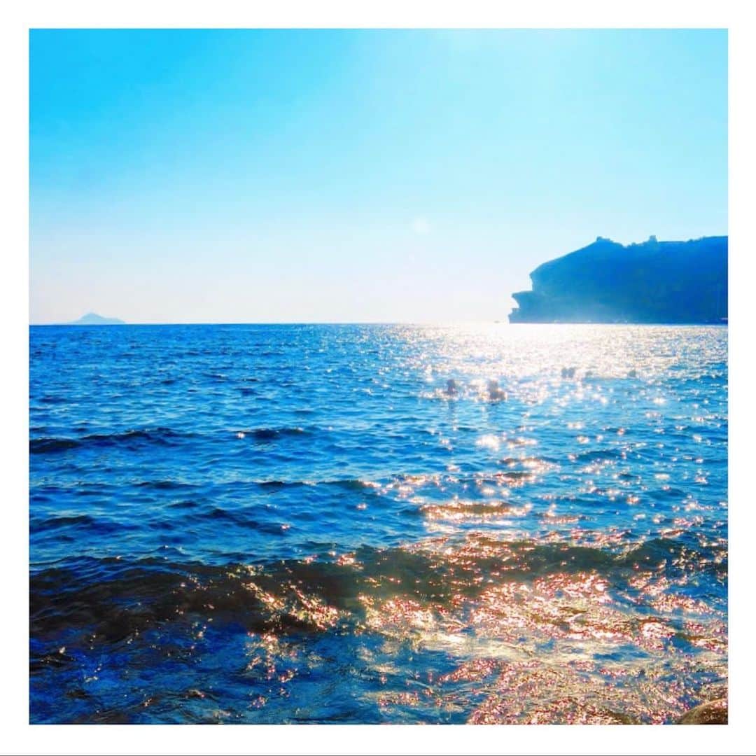 広瀬未花さんのインスタグラム写真 - (広瀬未花Instagram)「No.1 ✈︎Santorini/Greece✈︎ ・ ・ #もう一度行きたい場所 #travel #wannagoback  #recommend #greece #santorini  #beautiful #ocean  #ギリシャ #サントリーニ島 #エーゲ海 #旅」8月14日 10時23分 - micahirose