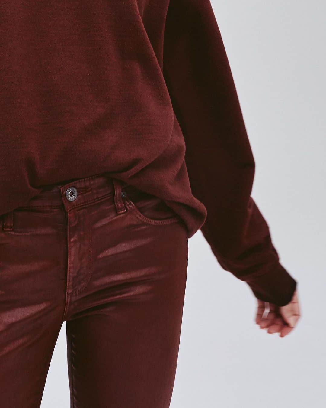 のインスタグラム：「The perfect hue of leatherette. #comingsoon #Fall19」