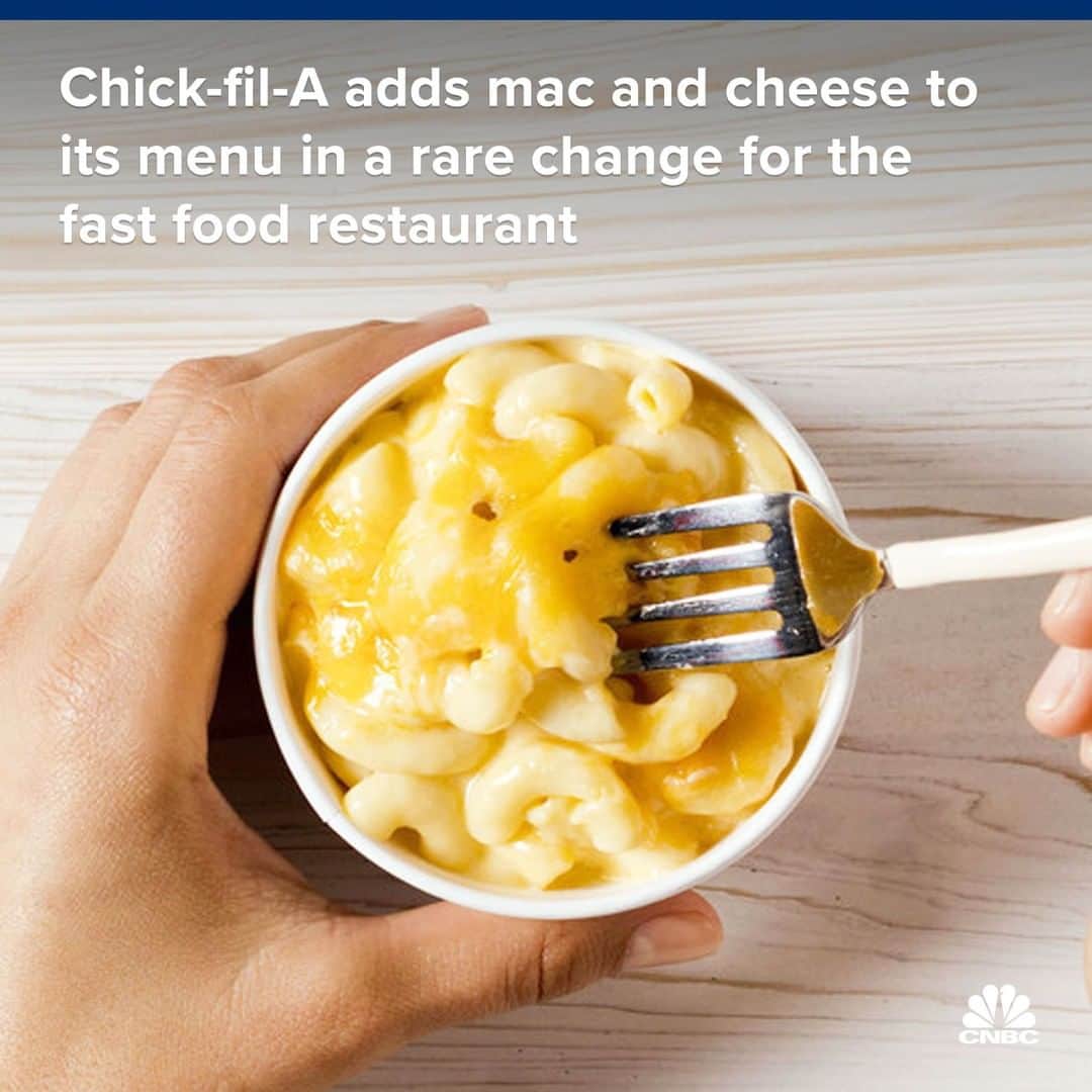 CNBCさんのインスタグラム写真 - (CNBCInstagram)「Chick-fil-A is gettin’ cheesy. 🧀⁠ ⁠ The Southern fast-food chain is adding mac and cheese to its menu, its first permanent side addition since 2016. The move is noteworthy because, unlike many of its rivals, Chick-fil-A rarely adds to its menu.Instead, it opts to focus on staples, like its famous chicken sandwich, and to keep service fast.⁠ ⁠ That strategy is working.  Chick-fil-A is the third largest restaurant chain in the nation by sales. 💰 Only McDonald’s and Starbucks see higher annual U.S. revenue, and both chains have significantly more U.S. stores than Chick-fil-A. ⁠ ⁠ So, think you’ll switch out your waffle fries for something cheesier?⁠ ⁠ For more on Chick-fil-A’s newest menu addition, visit the link in bio.」8月14日 10時55分 - cnbc