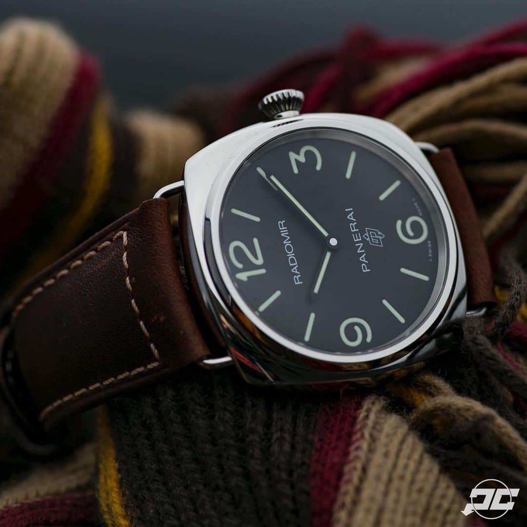 パネライのインスタグラム：「If simplicity is your flavor. Then this #Panerai #PAM753 45mm Base Dial Radiomir is right up your alley. Powered by the hand wound mechanical P.6000 movement. #paneraicentral」