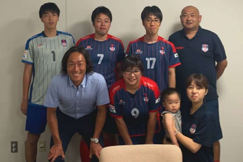 石川直宏さんのインスタグラム写真 - (石川直宏Instagram)「先日、立正大学サッカー部主催・日本ブラインドサッカー協会の協力による高校サッカー部に向けてのブラインドサッカーフェスティバルに参加✨安英学さんとトークセッション🤝 その後は学生の皆と「目の見えない世界への理解」をテーマにグループワークを。 ブラインドサッカーを通じて学べる障がい者スポーツへの理解とコミュニケーションの質と必要性。 参加した高校生はもちろん、企画から運営・当日の進行を務めた立正大学サッカー部の取り組みは素晴らしいし、ピッチ外での積み重ねが今後のプレーや人生に必ず繋がっていくと思います。 プレゼンターを務めさせていただいたアクサブレイブカップブラインドサッカー日本選手権で見事優勝した「埼玉T.wings」の皆さんも参加！決勝で7得点奪う大活躍を見せた菊島宙選手とも会って話が出来ました✨ . #立正大学サッカー部 #ブラインドサッカーフェスティバル #日本ブラインドサッカー協会 #ブラインドサッカー #ブラサカ #burasaka #埼玉Twings #菊島宙 選手 #安英学 さん #石川直宏」8月14日 11時09分 - sgss.18