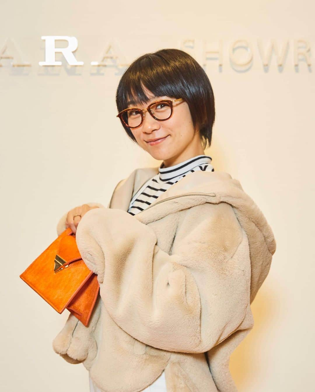 時東ぁみさんのインスタグラム写真 - (時東ぁみInstagram)「まだ夏ですが… ・ ZARA AW19の展示会に行ってきました☆ アパレル業界はもうAutumnとWinterですよ！！早い！！ ・ 着させていただいたこのアウター欲しいなぁ〜☆ でも、まだ秋冬の想像つきませんね〜w ・ #時東ぁみ #zara #展示会 #秋冬 #autumn #winter 今は #夏 #summer #衣装 #アウター #1年なんて #あっという間 #毎日 #笑顔で #smile」8月14日 11時30分 - amitokito