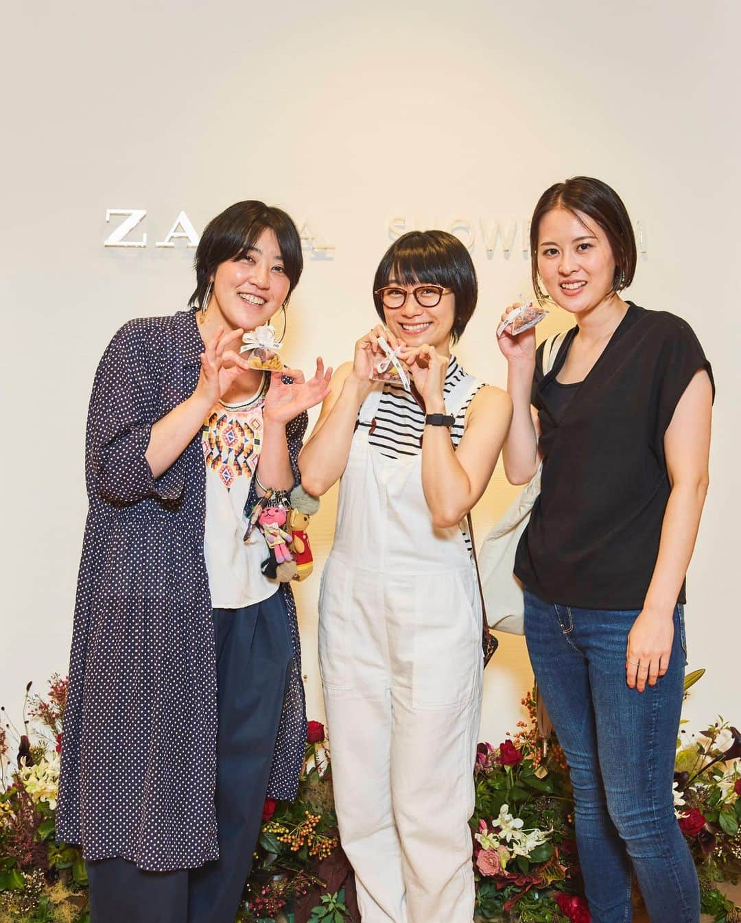 時東ぁみさんのインスタグラム写真 - (時東ぁみInstagram)「まだ夏ですが… ・ ZARA AW19の展示会に行ってきました☆ アパレル業界はもうAutumnとWinterですよ！！早い！！ ・ 着させていただいたこのアウター欲しいなぁ〜☆ でも、まだ秋冬の想像つきませんね〜w ・ #時東ぁみ #zara #展示会 #秋冬 #autumn #winter 今は #夏 #summer #衣装 #アウター #1年なんて #あっという間 #毎日 #笑顔で #smile」8月14日 11時30分 - amitokito