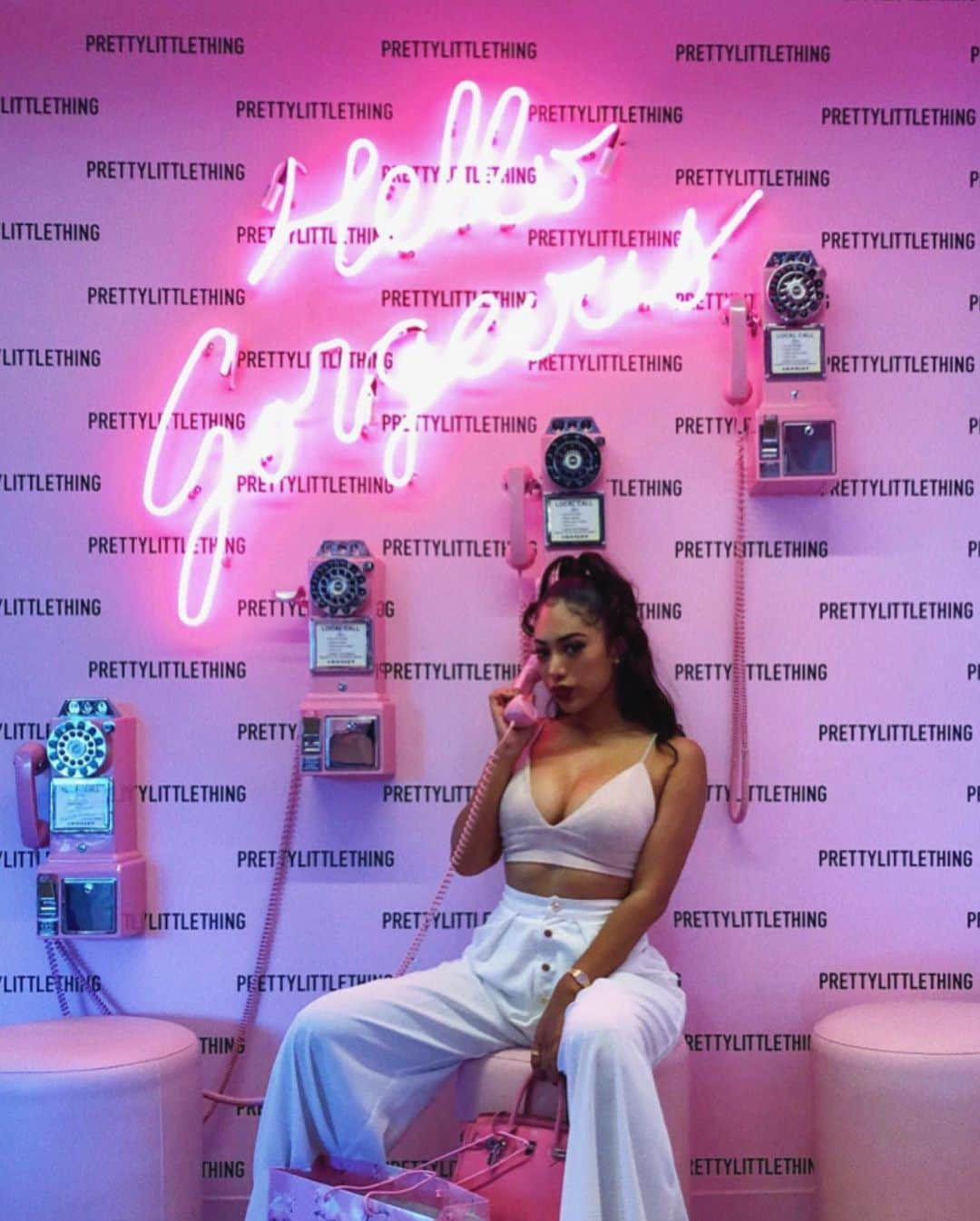 ユリサさんのインスタグラム写真 - (ユリサInstagram)「PLT show room👗 I wanna live here💗💗💗 ピンク天国👼 @prettylittlething Thank you💋🌈 #taco #Tuesday #girls #party #pretty #little #pink #heaven」8月14日 11時44分 - yurisa