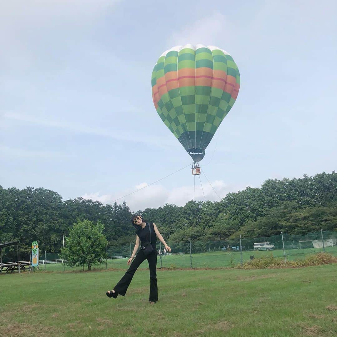 宮川里奈さんのインスタグラム写真 - (宮川里奈Instagram)「家族旅行してきました😊 1枚目の後ろに写ってるボーダーシャツの人は高所恐怖症の父です👏🏻 #家族旅行 #旅行 #那須 #もみじ谷大吊橋  #お盆」8月14日 12時25分 - rinamiyakawa0926