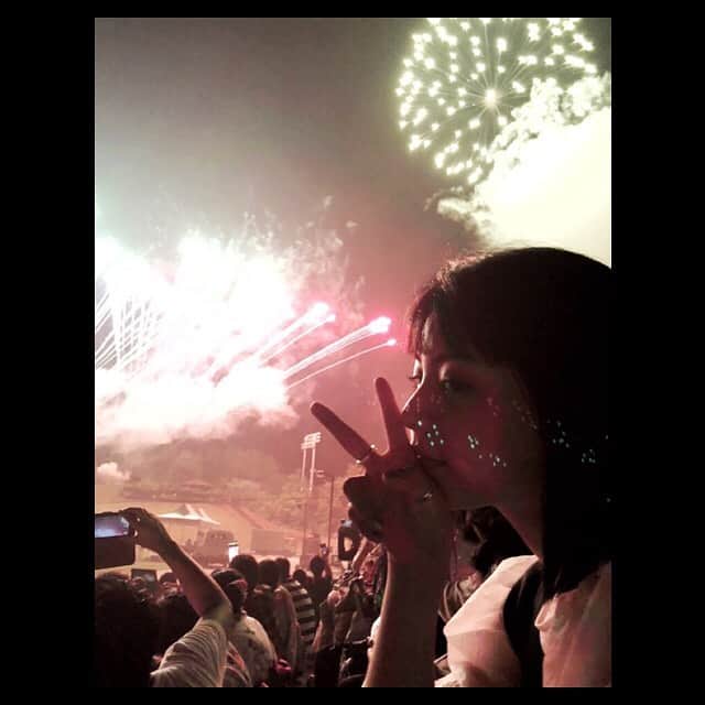 田中美麗さんのインスタグラム写真 - (田中美麗Instagram)「鳥取の花火に遭遇したり🎆 懐かしくなったり、、、 #鳥取県  #tottori」8月14日 12時46分 - mirei_tanaka_