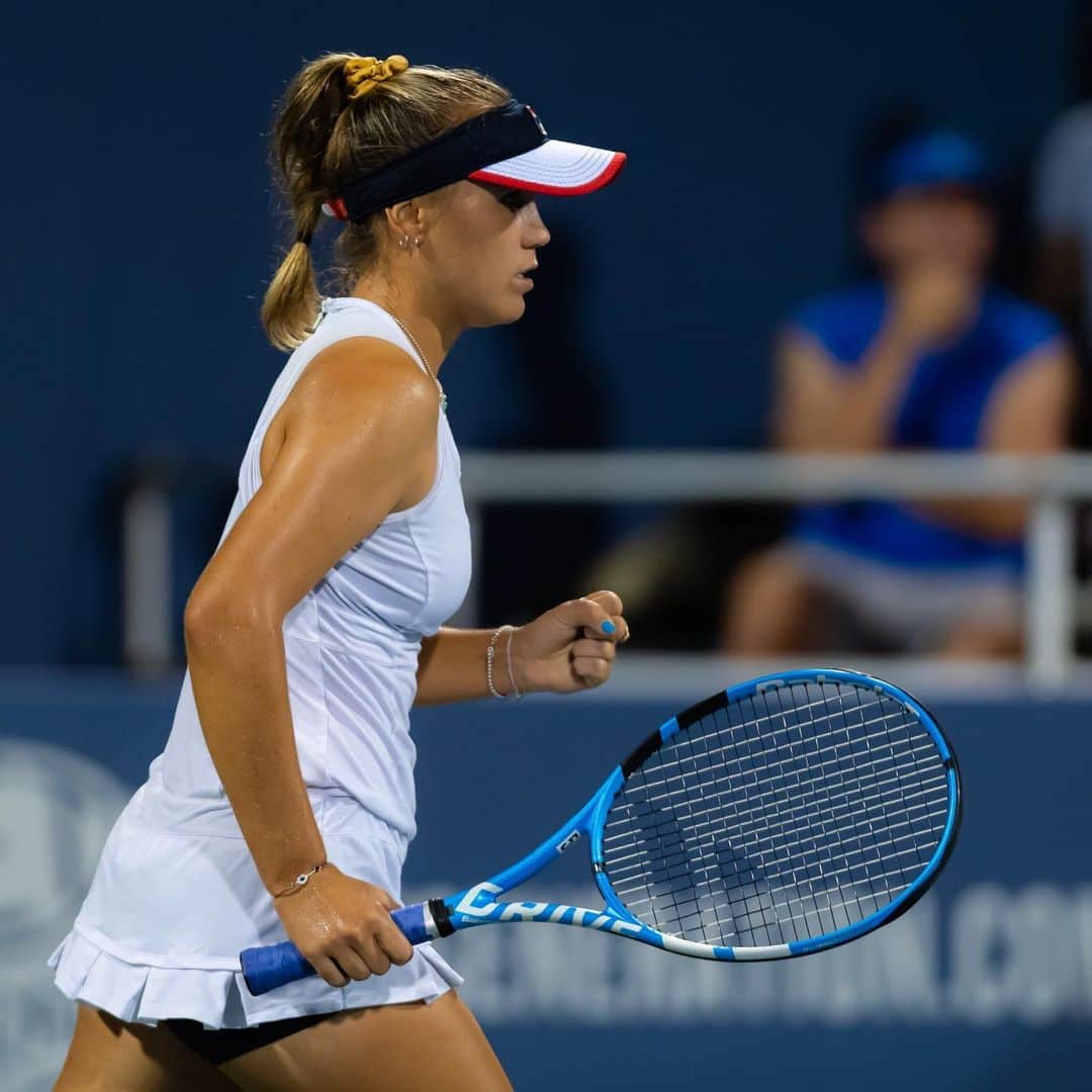 ソフィア・ケニンのインスタグラム：「What a match! Really happy with my win tonight 👋🏼 See you all tomorrow 😍」