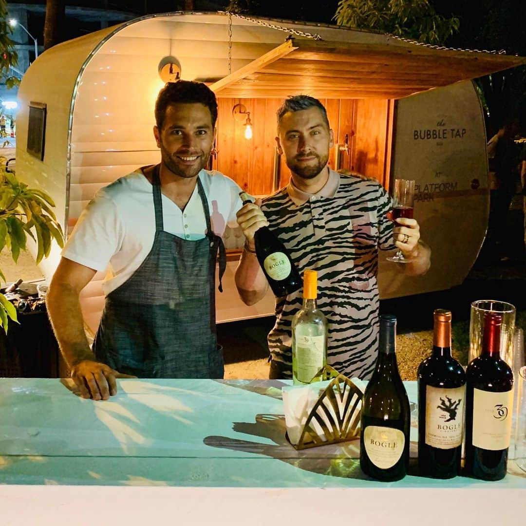 ランス・バスさんのインスタグラム写真 - (ランス・バスInstagram)「Happy #NationalProseccoDay from the @bubbletaptrailer family!!」8月14日 12時59分 - lancebass