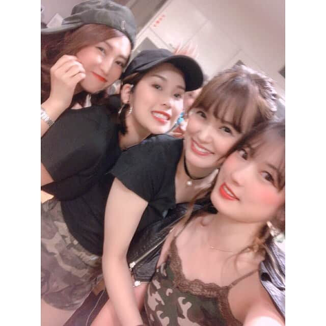 三島ゆかりさんのインスタグラム写真 - (三島ゆかりInstagram)「8月11日、ミキティがイメージガールを務めるスーパードームさんのお誕生日でした🎂🎉 SDG全員集合でライブやらコントやらYouTube配信やらと、色々やらせて頂きました❣️ お祝いさせて頂くのはこれで4回目👏✨ おめでとうございました💖😊 #sdg #sunnydaygirls #スーパードーム #イメージガール #evolution #live #sdg女学園 #コント #youtubelive #アイドル #三島ゆかり #ゆかりんご #りんご姐さん #お誕生日 #おめでとうございました #4回目 #4年目 #followｍe」8月14日 13時31分 - apple340