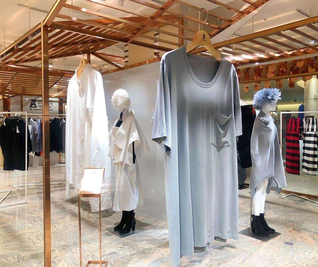 ISETAN PARK netさんのインスタグラム写真 - (ISETAN PARK netInstagram)「パリのランウェイで飾られた、 巨大コレクションピースも登場⭐️﻿ ＜アンリアレイジ＞ディテールシリーズがポップアップショップに。「LVMH Prize for Young Fashion Designers 2019」のファイナリストである＜ANREALAGE（アンリアレイジ）＞のPOP UP SHOPが期間限定オープン！﻿ ﻿ ﻿ ＜ANREALAGE＞ POP UP SHOP﻿ 2019.8.14 wed - 8.20 tue ﻿ 伊勢丹新宿店本館2階＝センターパーク/ザ・ステージ#2﻿ ﻿ @isetan_tokyo_kaihoku ﻿ @anrealage_official ﻿ #ANREALAGE #fashion #isetan #fashionable #19aw	﻿  #アンリアレイジ #ファッション #モード #秋冬コレクション #モードファッション#新宿 #伊勢丹 #新宿伊勢丹 #伊勢丹新宿店 ﻿」8月14日 13時47分 - isetan_shinjuku