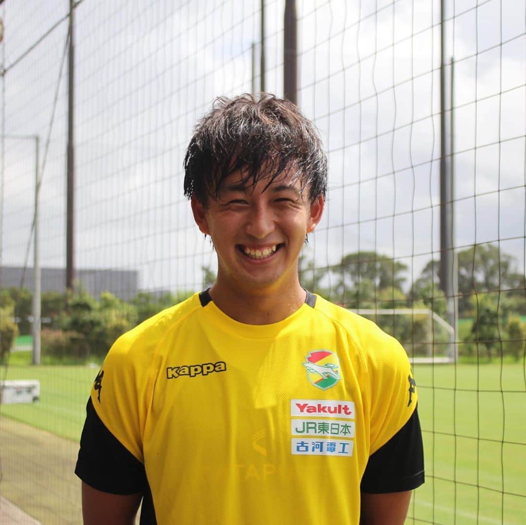 ジェフユナイテッド市原・千葉のインスタグラム：「本村選手、ようこそジェフユナイテッド市原・千葉へ❗️ #jefunited #jef #ジェフ千葉 #NEW #37 #HOMMURA #モトムラではない #ホンムラです」