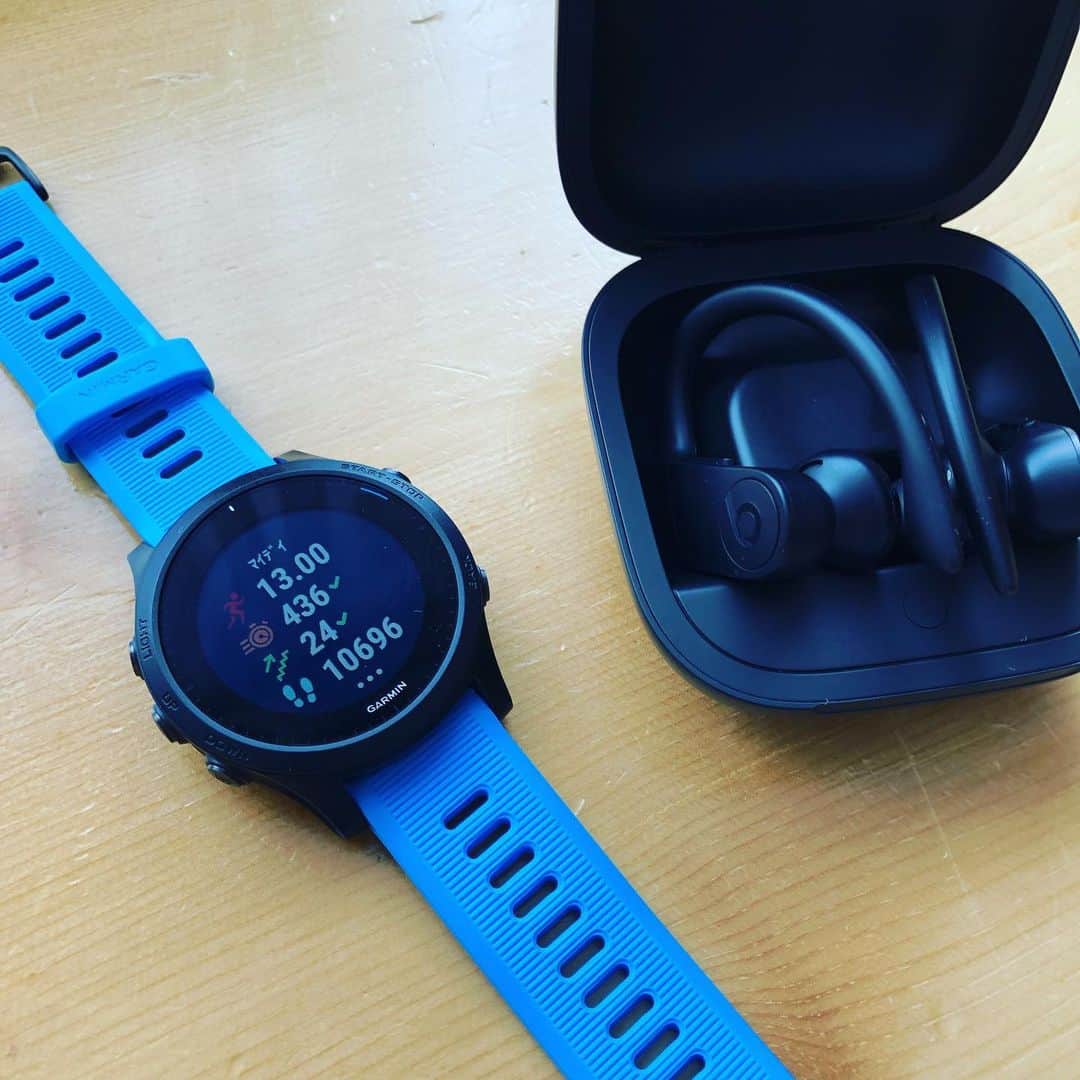 佐藤悠基のインスタグラム：「Garmin ForeAthlete945  ランニングの機能はもちろん音楽聴きながら楽しく走れるからお気に入り。  #garmin#marathon#beats」