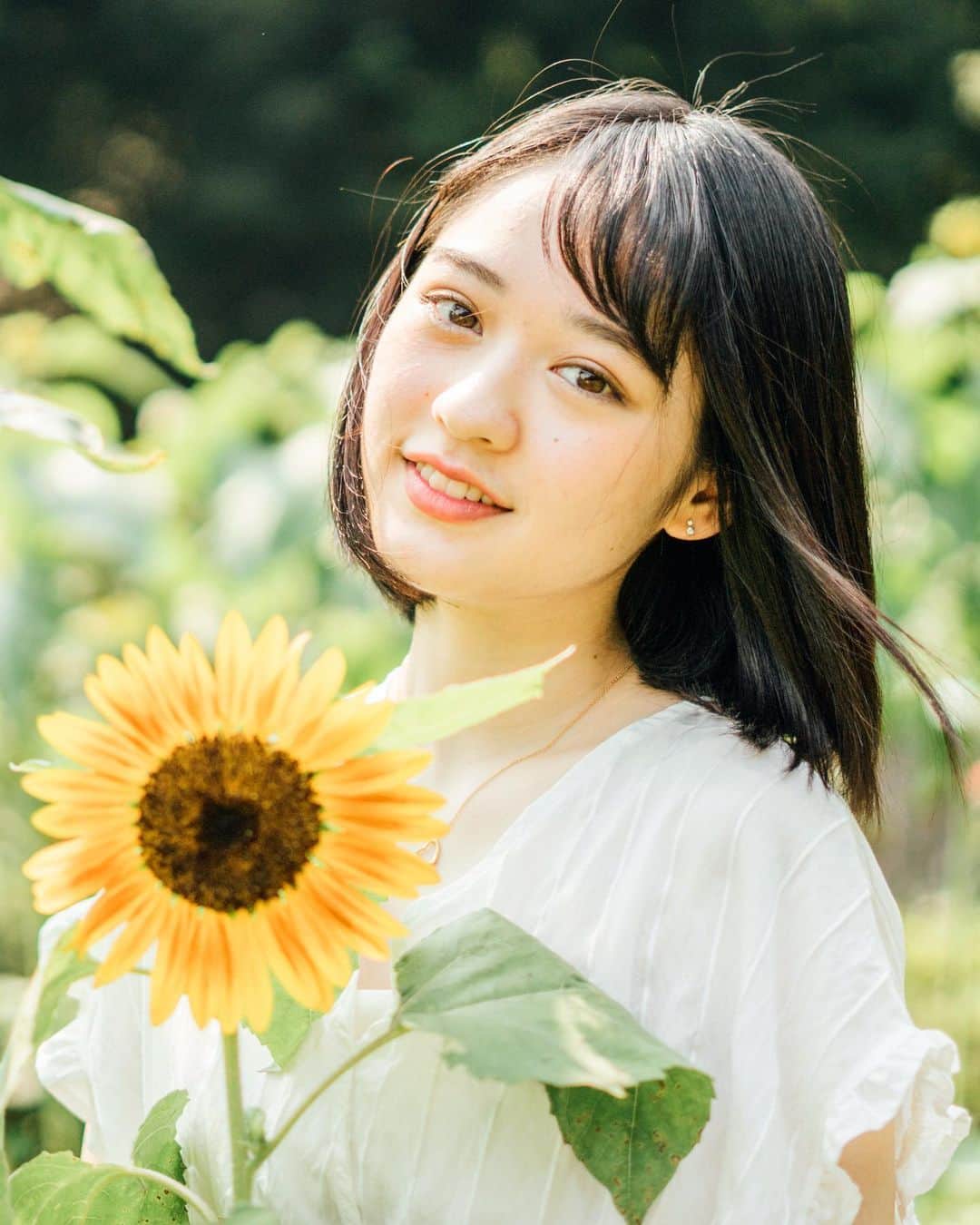 のインスタグラム：「🌻 最近よく邦ロックを聴くのだけどおススメあれば教えてください🙋‍♀️」