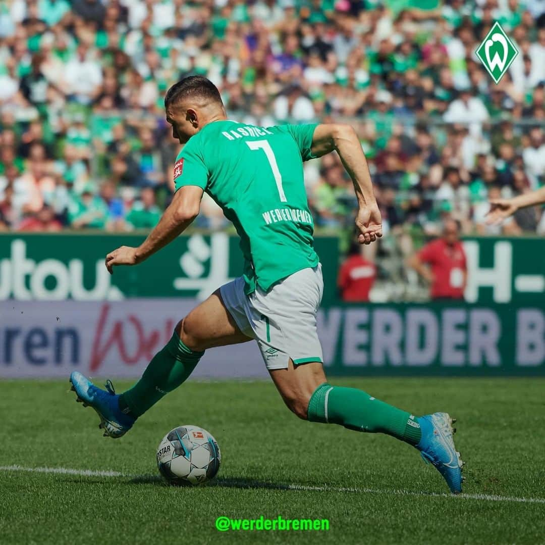 ヴェルダー・ブレーメンさんのインスタグラム写真 - (ヴェルダー・ブレーメンInstagram)「Wer soll ihn stoppen?🚀🤷 _______ #werder #bremen #svw #Rashica #rocket #dribbling #übersteiger #einsgegeneins #Bundesliga」8月14日 15時51分 - werderbremen