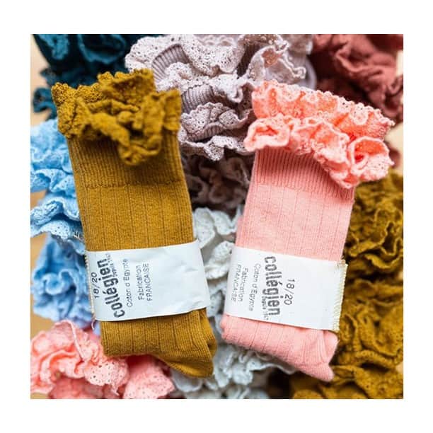 のインスタグラム：「LACE, LACE, LACE 💕 . They are the sweetest thing and the must-haves of the season! 😍 . Hurry and grab your pair for a stylish back-to-school time! Available in many amazing colours! 🤩 . 🇫🇷 DENTELLE, DENTELLE, DENTELLE !!!! 💕 . Elles sont à croquer ! Vous n’avez pas encore succombé à ces merveilles ?! 😍 . N’attendez plus et composez avec ces chaussettes des looks parfaits pour la rentrée ! Les couleurs sont à tomber, vous ne pourrez plus vous en passer !!! 🤩 . Picture @boutiquelittle 😘 . #collegien #collegiensocks #collegien_officiel #海外ベビー服 #ロンパース #女の子ベビー #女の子 #赤ちゃん #赤ちゃんのいる生活 #ベビモ #madeinfrance #extrasoft #bestsocksever #barneklær #kinderstrümpfe #kniestrümpfe #靴下 #носки #sokker #instamum #lacetrimkneehigh #ruffle」