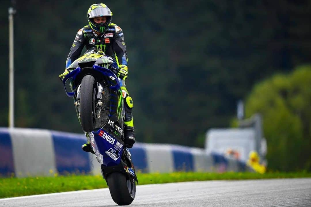 MotoGPさんのインスタグラム写真 - (MotoGPInstagram)「Mr. Wheelie 😎 // Happy #WheelieWednesday everyone with @valeyellow46 at the #AustrianGP🤩 Don't forget to check out our story to get your #WednesdayWallpaper! 📲 #VR46 #MotoGP #Wheelie #Motorcycle #Racing #Motorsport」8月14日 16時00分 - motogp