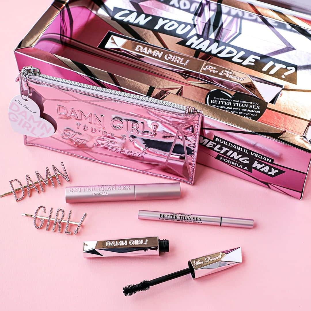 セフォラさんのインスタグラム写真 - (セフォラInstagram)「CONCOURS PAR ICI 👀⤵😍 On vous offre l'occasion de sublimer vos cils avec les deux mascaras @toofaced qu'il vous faut absolument dans votre trousse de #makeup!  Il y a 3 boîtes à gagner, elles contiennent : - Un mascara Damn Girl! - Un pack de pins pour cheveux Damn Girl! - Une trousse Damn Girl! - Un mascara Better Than Sex! - Un eyeliner Better Than Sex  Pour jouer :  1️⃣ être abonné à @sephorafrance  2️⃣ liker cette photo 3️⃣ taguer 2 BFF ! 😍  #SephoraLovesTooFaced #OnlyAtSephora #SephoraFrance #Contest」8月14日 16時01分 - sephorafrance