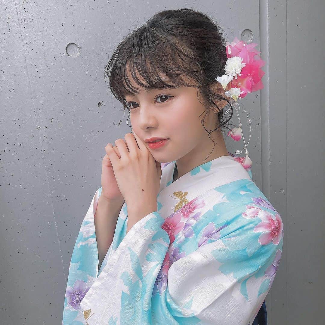 のインスタグラム：「* 浴衣ふつかめ🎐 個人的にはこれでお祭りとか 行きたいな〜〜🍉 #浴衣 #浴衣ヘアアレンジ #浴衣ヘア」