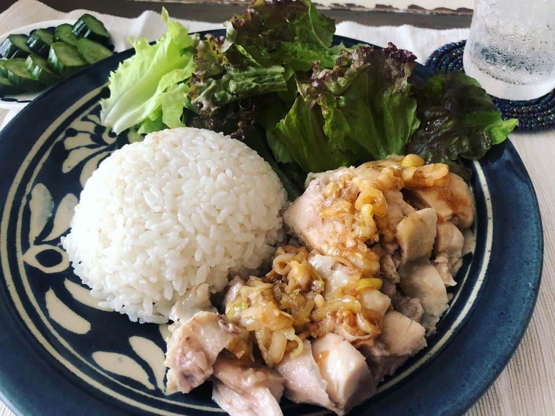 筧美和子さんのインスタグラム写真 - (筧美和子Instagram)「炊飯器でカオマンガイ。 色がないのでせめてものご飯をまあるくしました🍚 夏に無性にたべたくなる。」8月14日 16時04分 - miwakokakei