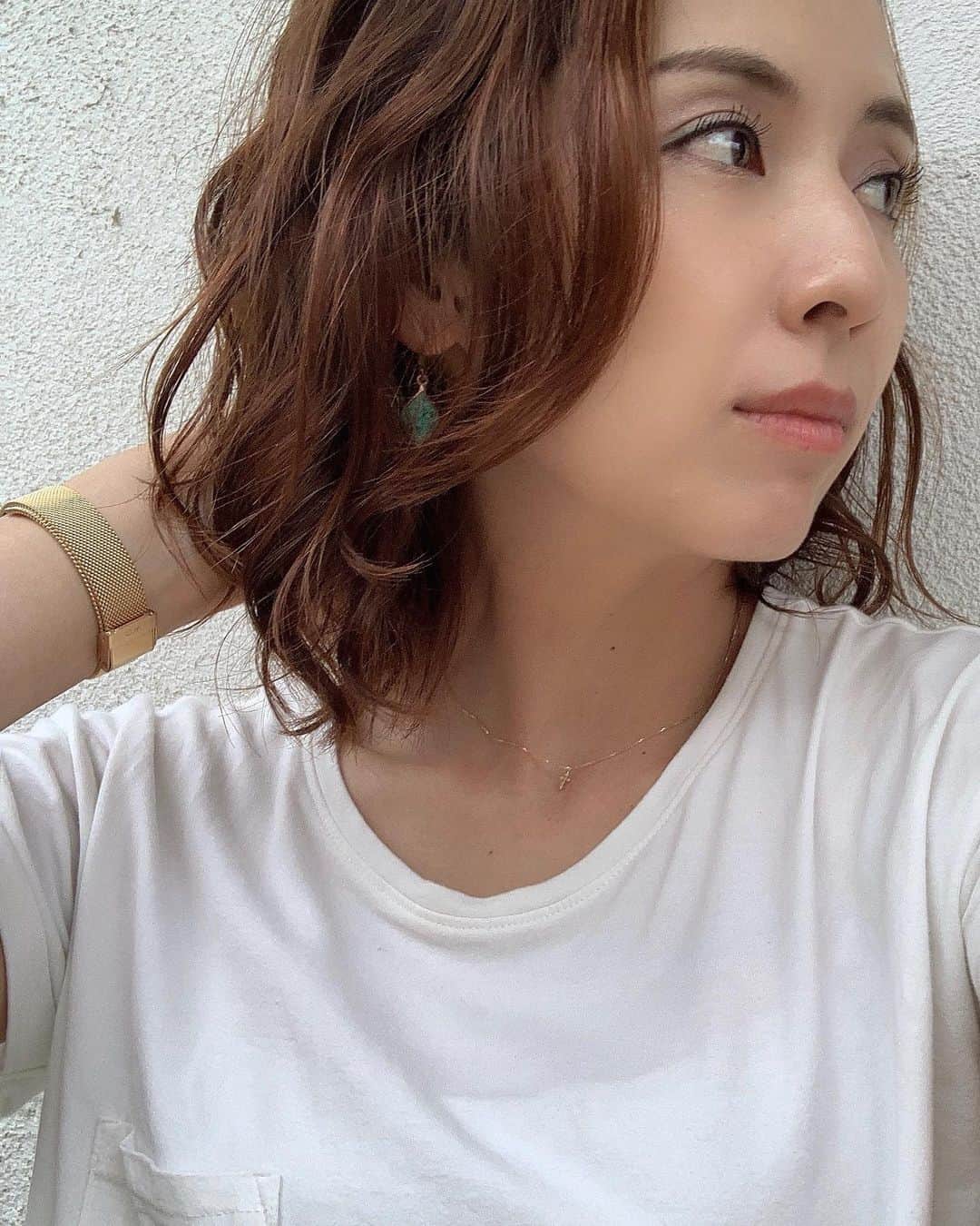 若林翔子のインスタグラム：「* * 今日は23歳頑張り屋さんなユナちゃんのヘアメイク♡﻿ だいぶ髪が伸びてきたので﻿ いろいろアレンジしてもらってます🤗﻿ 今日は巻き巻き〜﻿ ﻿ ﻿ #ヘアメイク #ヘアアレンジ #巻き巻き #巻き髪﻿ #可愛い #新鮮」