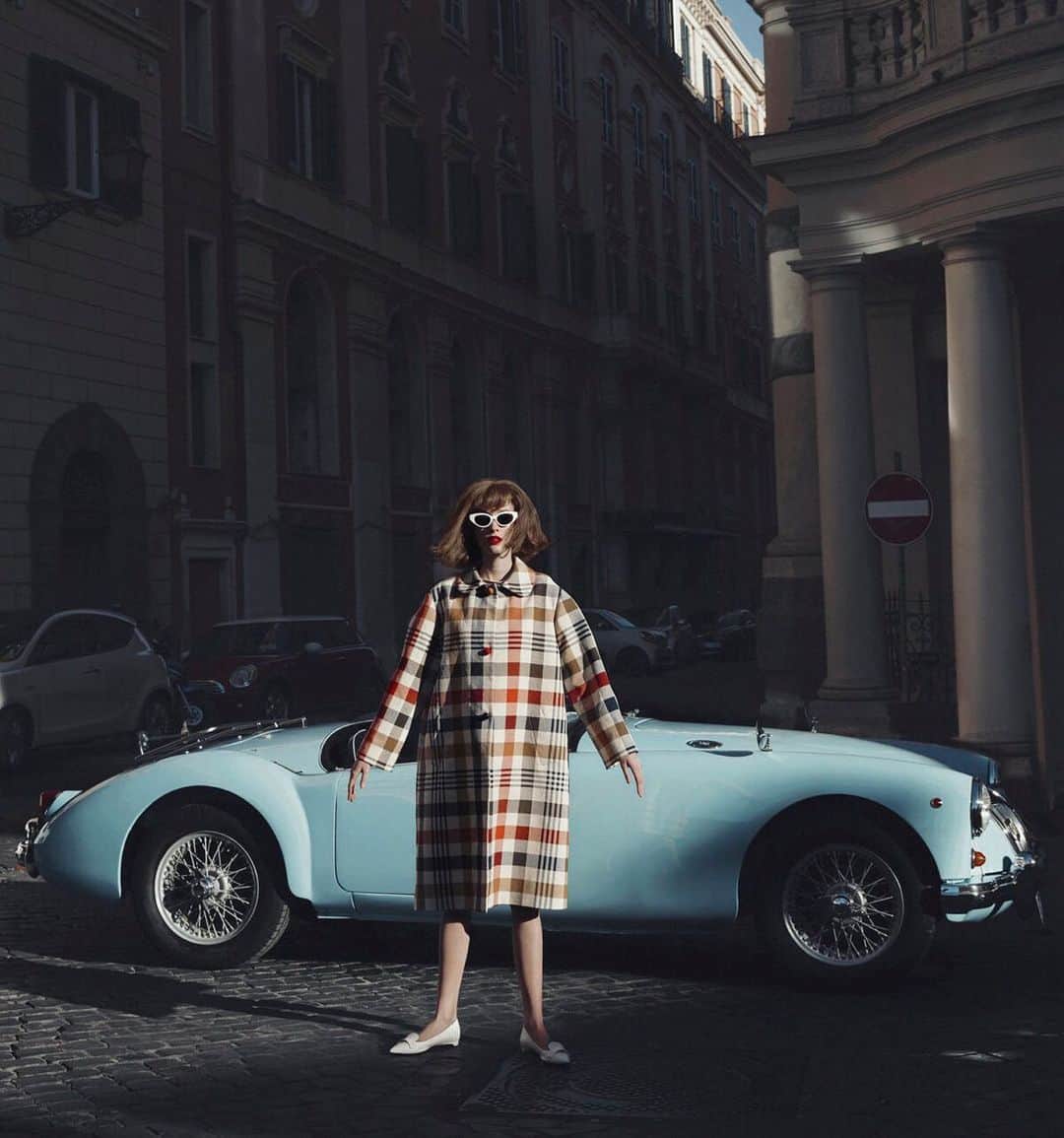 のインスタグラム：「La Dolce Vita | Our Temple flats feature in @cubicle | Thank you @shini.park @mariannachmia | #AsSeenOn #LaDolceVita #RupertSanderson」