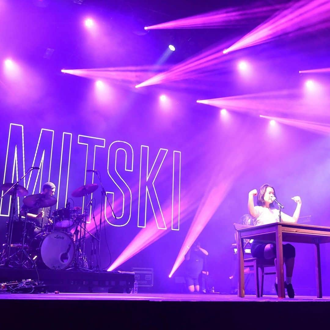 フジロック・フェスティバルさんのインスタグラム写真 - (フジロック・フェスティバルInstagram)「📸MITSKI JULY 26 FRI - RED MARQUEE . Photo by Masanori Naruse @mnp.hoto  #mitski #fujirock #fujirockfestival #フジロック」8月14日 16時28分 - fujirock_jp