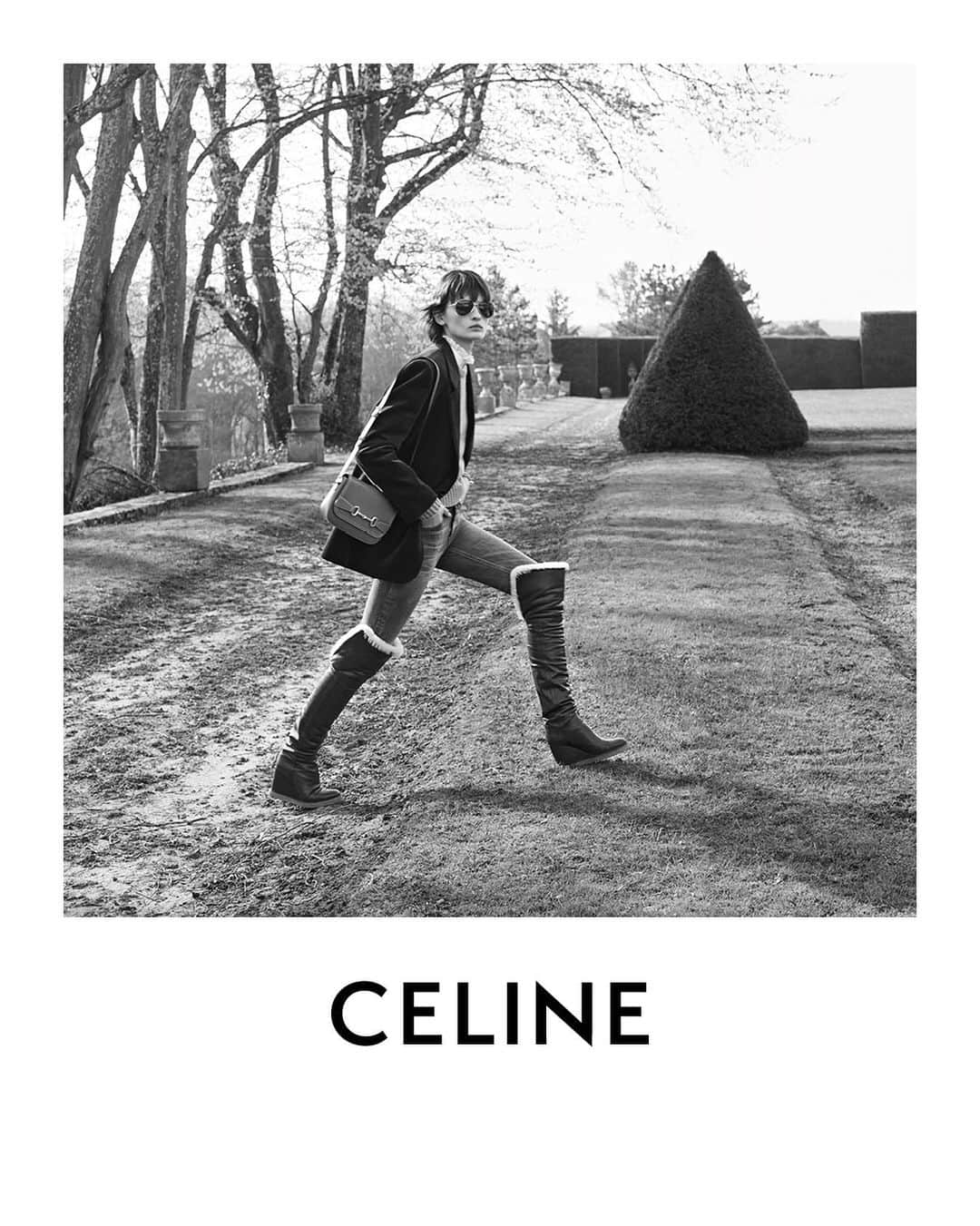 Celineさんのインスタグラム写真 - (CelineInstagram)「THE 16 COLLECTION CELINE WOMEN WINTER 19 CELINE CRECY BAG IN SHINY CALFSKIN  LARA PHOTOGRAPHED IN MARCH 2019⠀⠀⠀⠀⠀⠀⠀ AVAILABLE IN STORE AND CELINE.COM AUGUST 19TH ⠀⠀⠀⠀⠀⠀ #CELINEBYHEDISLIMANE」8月14日 16時58分 - celine