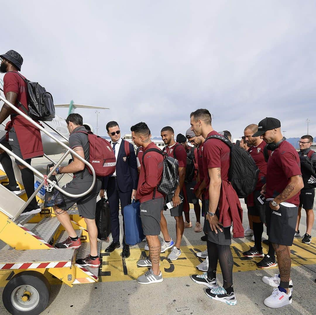 トリノFCさんのインスタグラム写真 - (トリノFCInstagram)「Minsk, arriviamo! 🛫  #SFT」8月14日 17時15分 - torinofc1906