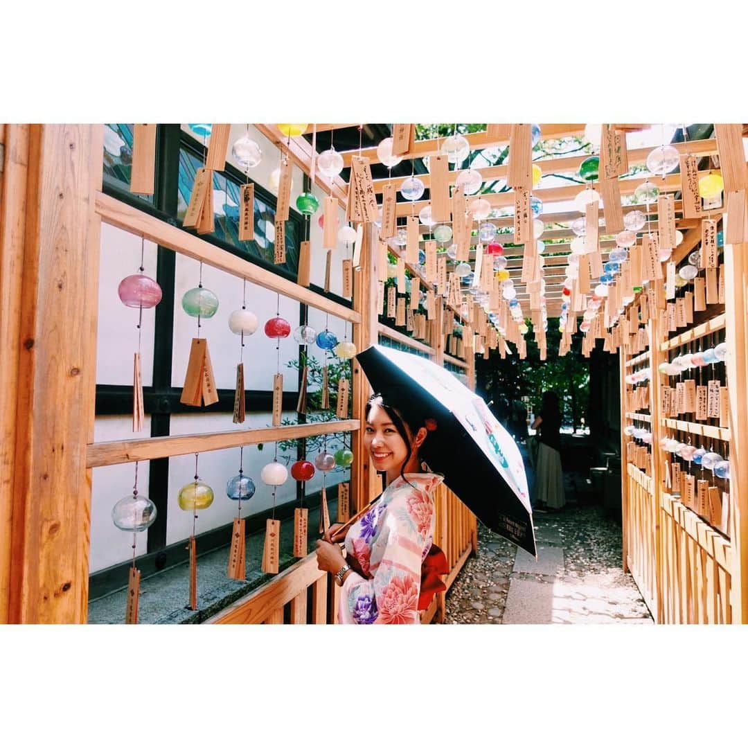 福山智可子さんのインスタグラム写真 - (福山智可子Instagram)「Yukata day in Kawagoe with my sister :) 川越日傘無料レンタルしてお姉ちゃんと浴衣でぶらり👘🍡 川越日傘が写ってる写真をインスタに投稿するとかき氷ペア食事券が当たるキャンペーンもやってるみたい！#川越日傘 忘れないでね @tobu_art_train  #川越日傘 #川越 #kawagoe」8月14日 17時21分 - chikako808