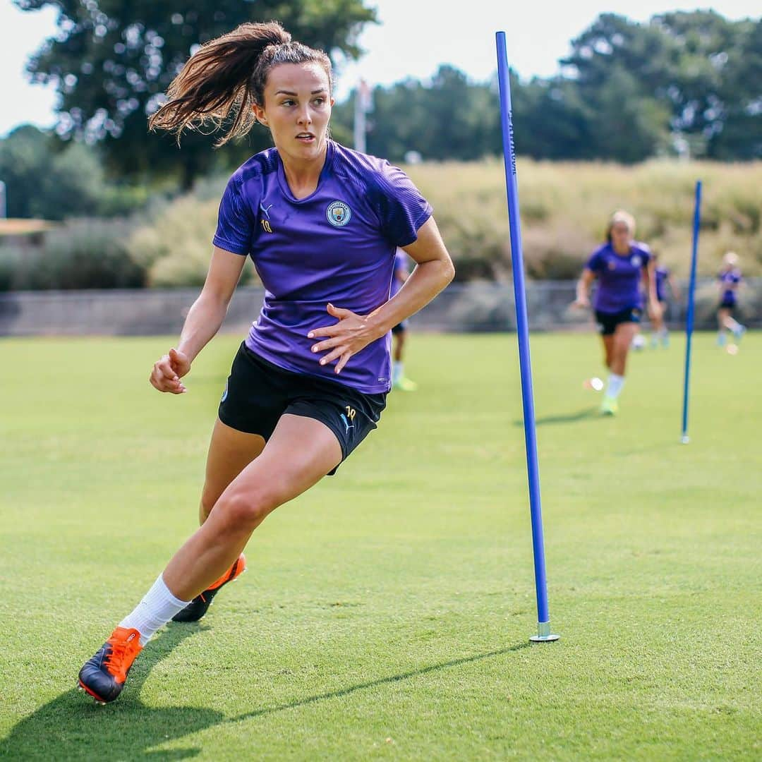 マンチェスター・シティFCさんのインスタグラム写真 - (マンチェスター・シティFCInstagram)「DAY 2️⃣🇺🇸🏋️‍♀️ #mancity」8月14日 17時26分 - mancity